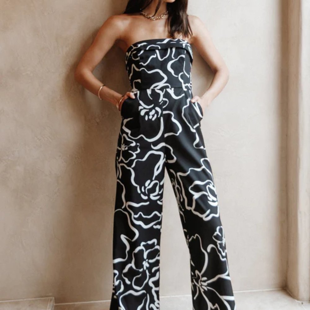 Seven Wonders Black and White Floral Print Jumpsuit, size 10 NWT
